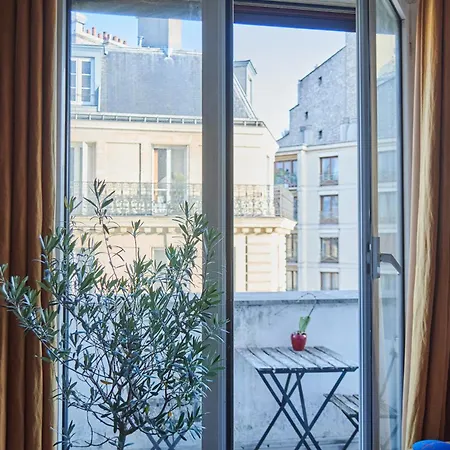 Cosy Avec Balcon 16eme