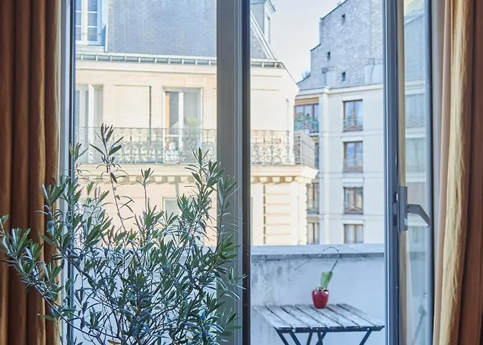 Cosy Avec Balcon 16eme