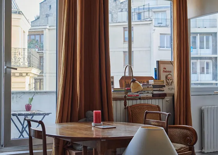 Apartment Cosy Avec Balcon 16eme